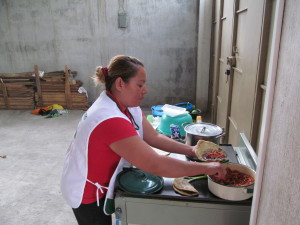 The first tortilla is cooked so it's time to prepare the baleada.